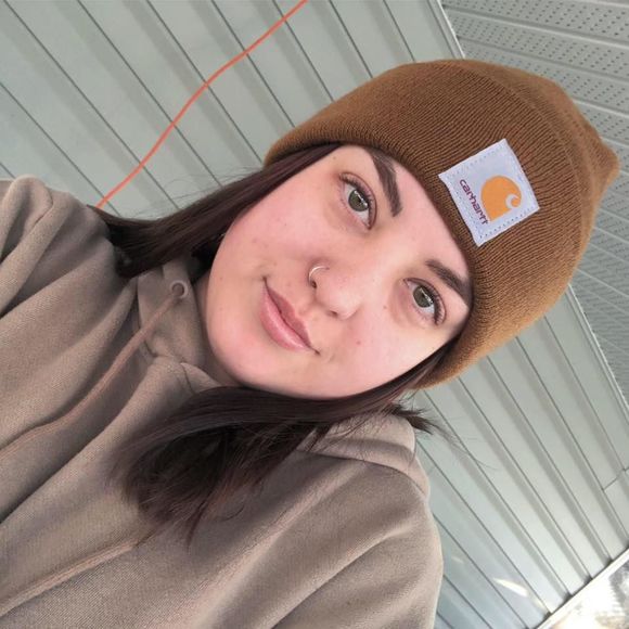 Meet your Posher, Tori - Picture 1 of 1